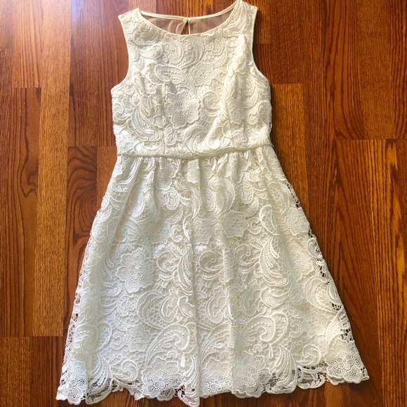 Adrianna Papell Dresses & Skirts - Adrianna Pappell white lace dress, size 2